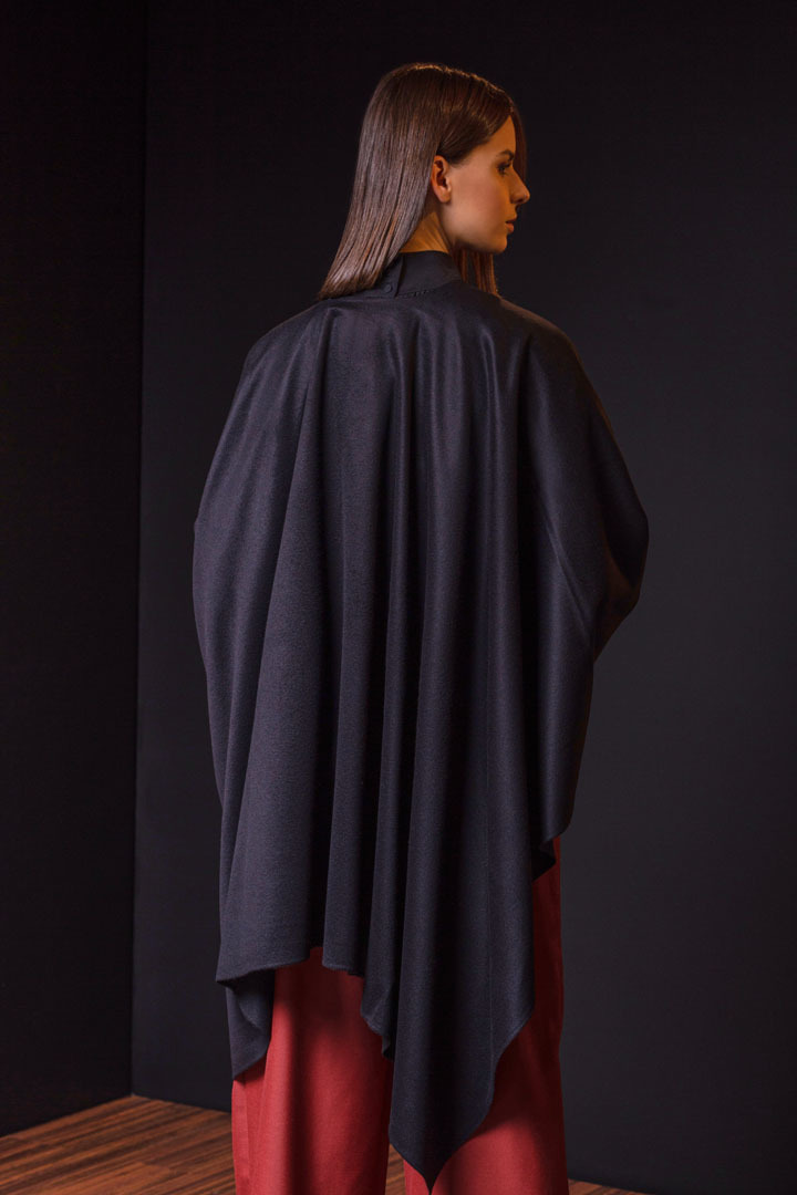 BETTY 100% VICUNA CAPE - BLACK - 2