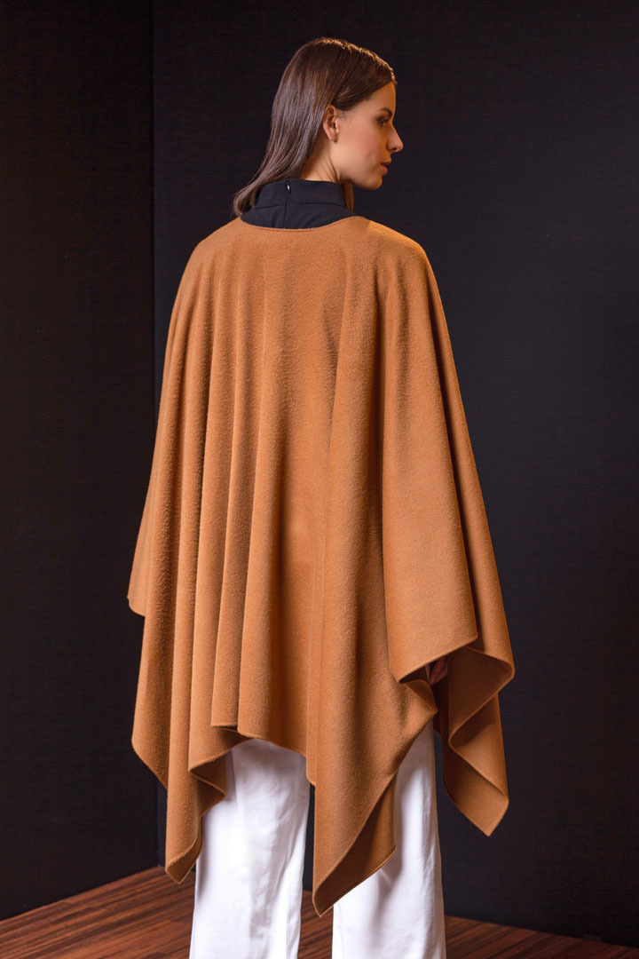 BETTY 100% VICUNA CAPE - CAMEL - 2