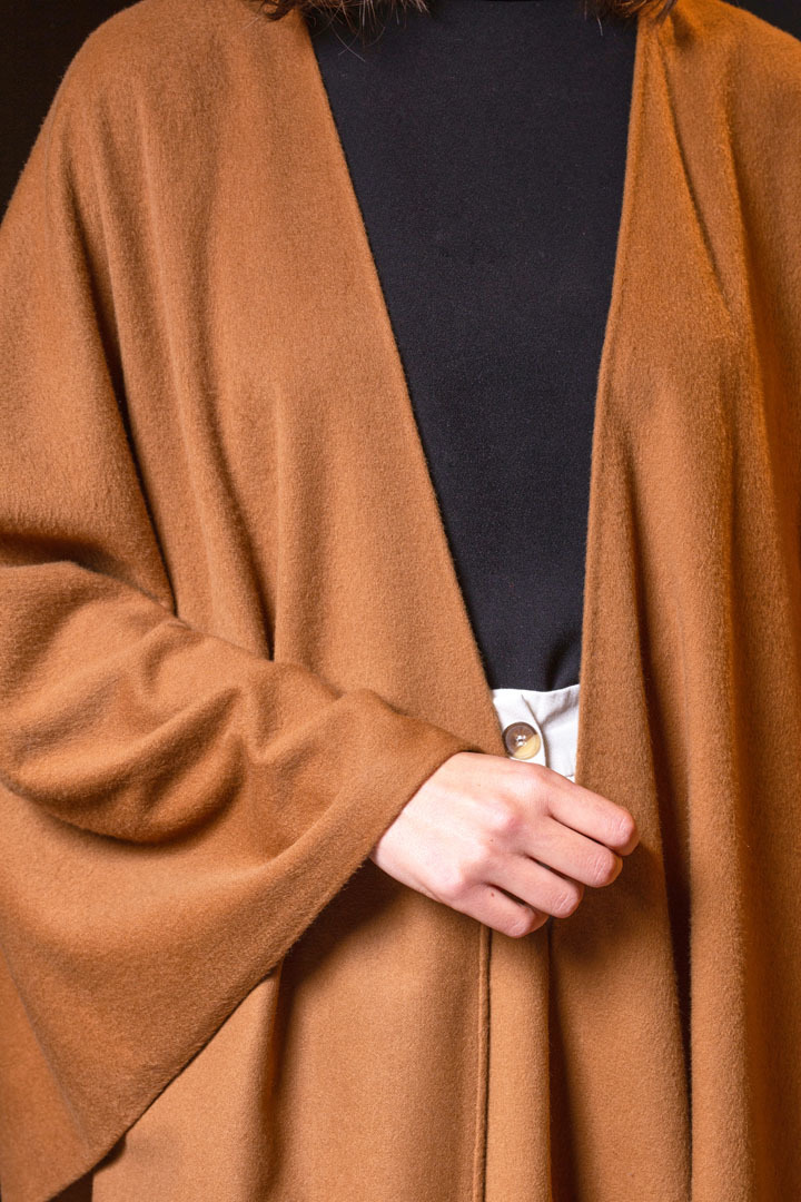 BETTY 100% VICUNA CAPE - CAMEL - 3